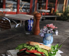 Dangar Island Cafe - Whitsundays Accommodation 3