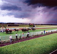 Hawkesbury Race Club - Whitsundays Accommodation