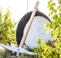 The Big Gold Pick and Pan - Whitsundays Accommodation