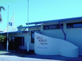 Shell World Yeppoon - Whitsundays Accommodation 0