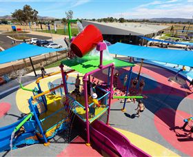 WAVES - Whitsundays Accommodation 1