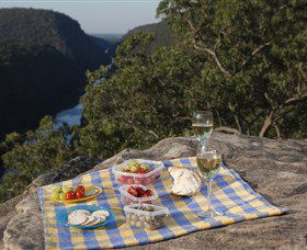 The Rock Lookout - Whitsundays Accommodation 3