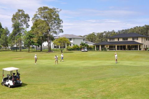 Emerald Downs Golf Course - Whitsundays Accommodation 3