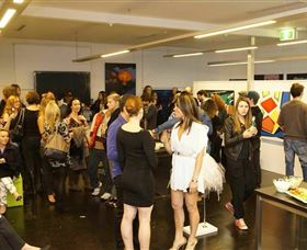 Bondi Art Lounge - Whitsundays Accommodation 0