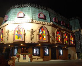 Draculas Cabaret Restaurant - Whitsundays Accommodation 0