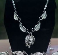 Australian Wildflower Jewellery Gallery - Whitsundays Accommodation