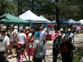 Burleigh Art And Craft Markets - Whitsundays Accommodation 3