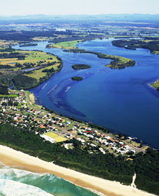Manning Point Beach - Whitsundays Accommodation 0