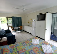 Tropical Palms Inn - Whitsundays Accommodation