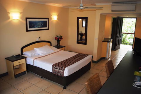 Bay Village Tropical Retreat - Whitsundays Accommodation 0