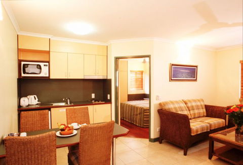 Bay Village Tropical Retreat - Whitsundays Accommodation 1