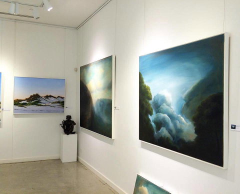 Gallery One - Whitsundays Accommodation 3