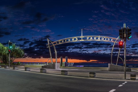 Luxury Brisbane Airport Transfers To And From Surfers Paradise For 2 Person - Whitsundays Accommodation 0