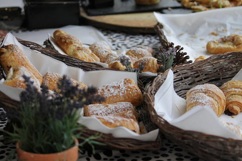 Eumundi Markets And Sunshine Coast Day Trip From Brisbane - Whitsundays Accommodation 7