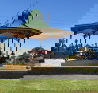 Davies Square Wallaroo - Whitsundays Accommodation