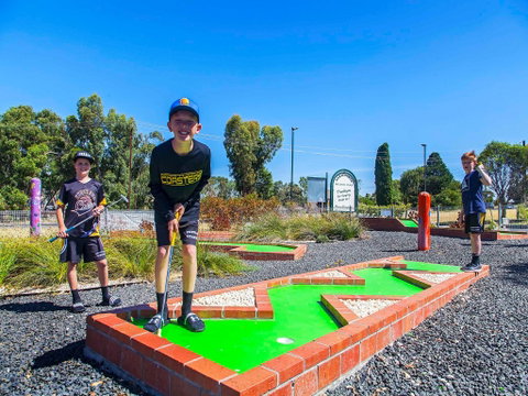 Naracoorte Mini Golf - Whitsundays Accommodation 2