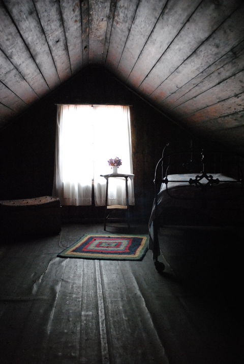 Portable Iron Houses - Whitsundays Accommodation 2