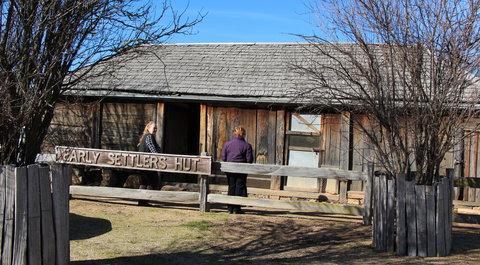Early Settlers Hut - Whitsundays Accommodation 1