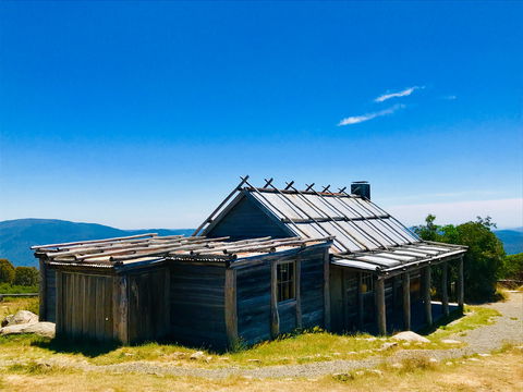 Craig's Hut - Whitsundays Accommodation 0