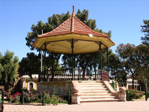 Gladstone Square - Whitsundays Accommodation 0