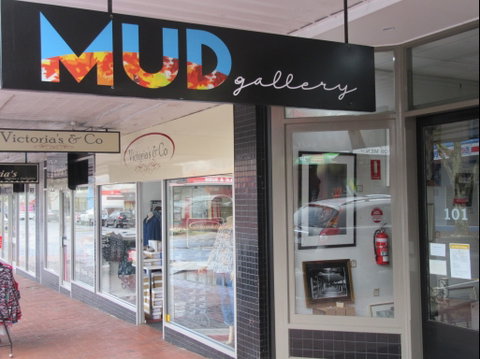 MUD Gallery - Whitsundays Accommodation 0