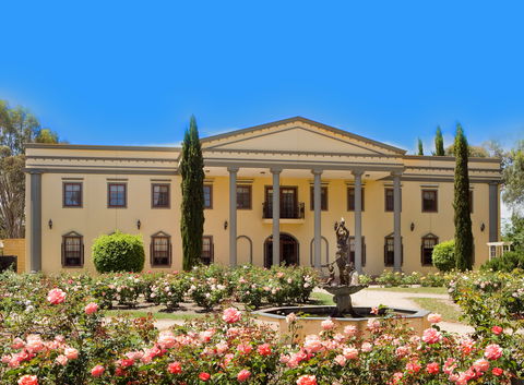 Barossa Chateau Queens Rose Garden - Whitsundays Accommodation 0