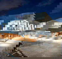 Bowery Theatre - Whitsundays Accommodation