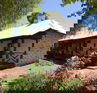 Morby Cottage - Whitsundays Accommodation