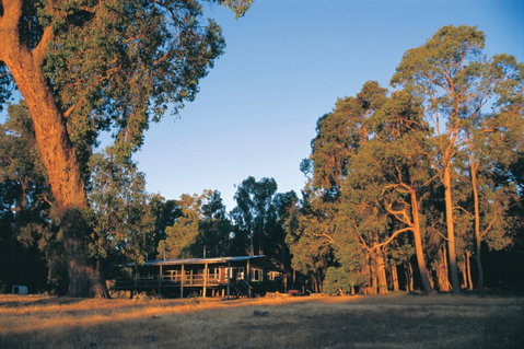 Perth Hills - Whitsundays Accommodation 1
