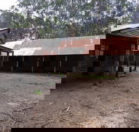 Razorback Hut - Whitsundays Accommodation