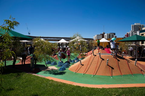 Yagan Square - Whitsundays Accommodation 2