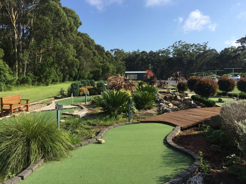 18 Hole Mini Golf - Club Husky - Whitsundays Accommodation 1
