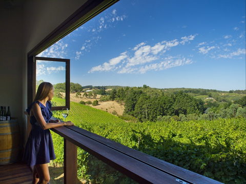 Adelaide Hills - Whitsundays Accommodation 0