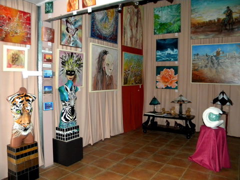 Alpha31 Art Gallery And Sculpture Garden - Whitsundays Accommodation 2