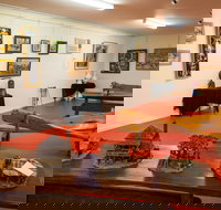 Jane Neville Rolfe Art Gallery - Whitsundays Accommodation