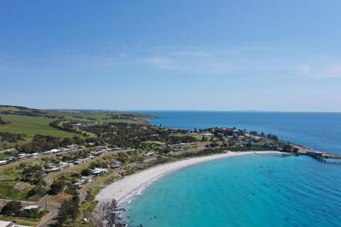Penneshaw Beach - Whitsundays Accommodation 0