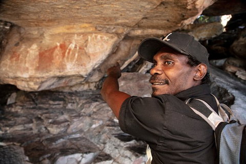 Arnhem Land Injalak Hill Full-Day Tour From Darwin - Whitsundays Accommodation 2