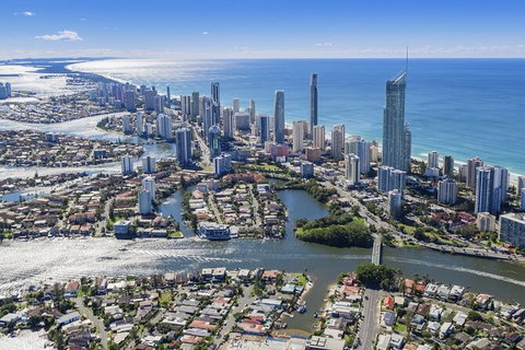 Departure Private Transfers From Gold Coast City To Gold Coast Airport OOL - Whitsundays Accommodation 3