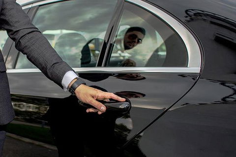 Adelaide Airport (ADL) To City Center To Airport - Private Transfer - Whitsundays Accommodation 2
