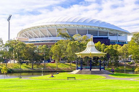 Adelaide Airport Transfers : Adelaide City To Airport ADL In Business Car - Whitsundays Accommodation 8