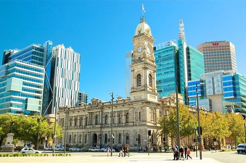 Adelaide Airport Transfers : Adelaide City To Airport ADL In Business Car - Whitsundays Accommodation 7