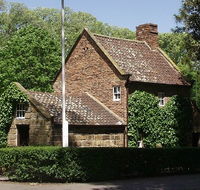 Cooks' Cottage - Whitsundays Accommodation