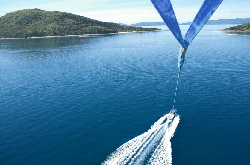 Island Parasail - Whitsundays Accommodation 4