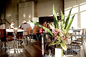 R Bar Restaurant Port Melbourne - Whitsundays Accommodation 0