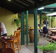 Bird In Hand Inn - Whitsundays Accommodation