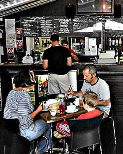 Annandale Hotel - Whitsundays Accommodation 1