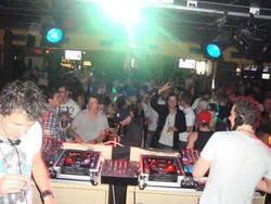 Swell Tavern - Whitsundays Accommodation 3