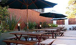 Golden Barley Hotel - Whitsundays Accommodation 2