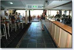 Bateau Bay Hotel - Whitsundays Accommodation 0