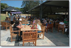 Bateau Bay Hotel - Whitsundays Accommodation 1